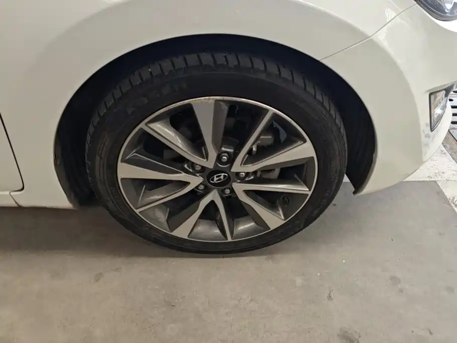 Hyundai Elantra Langdong — миниатюра 6