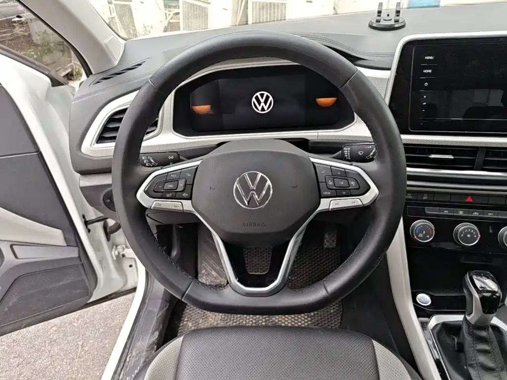 Volkswagen T-Roc — миниатюра 11