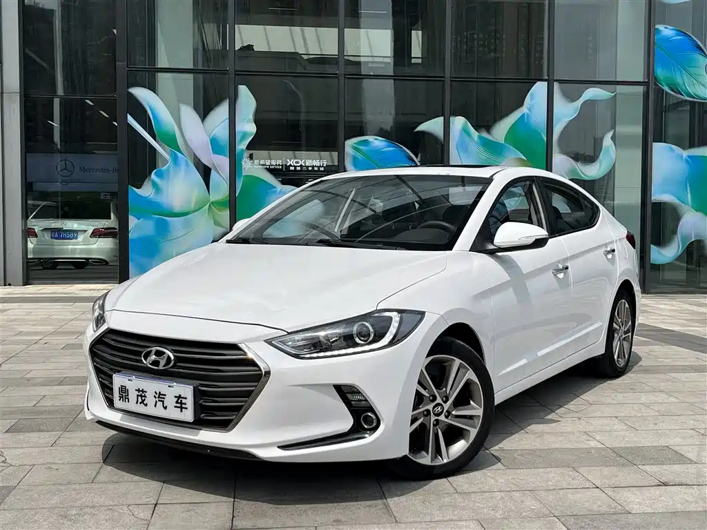 Купить Hyundai Elantra