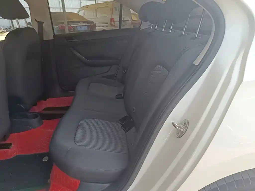 Volkswagen Santana — миниатюра 17