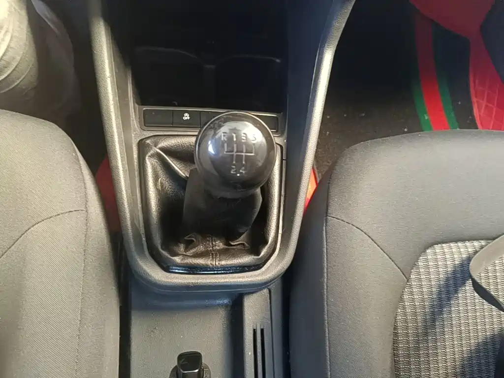 Volkswagen Santana — миниатюра 14