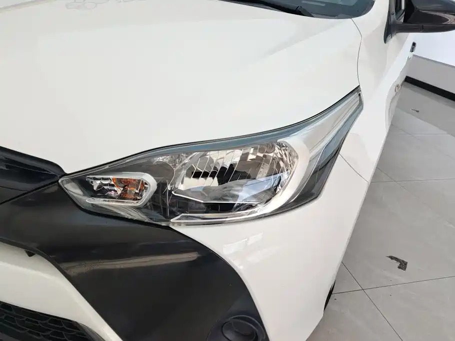 Toyota Yaris L — миниатюра 5