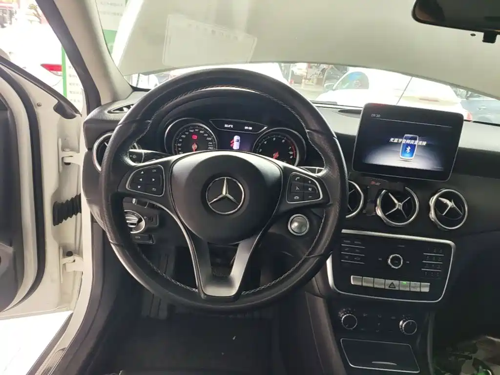 Mercedes-Benz GLA — миниатюра 11