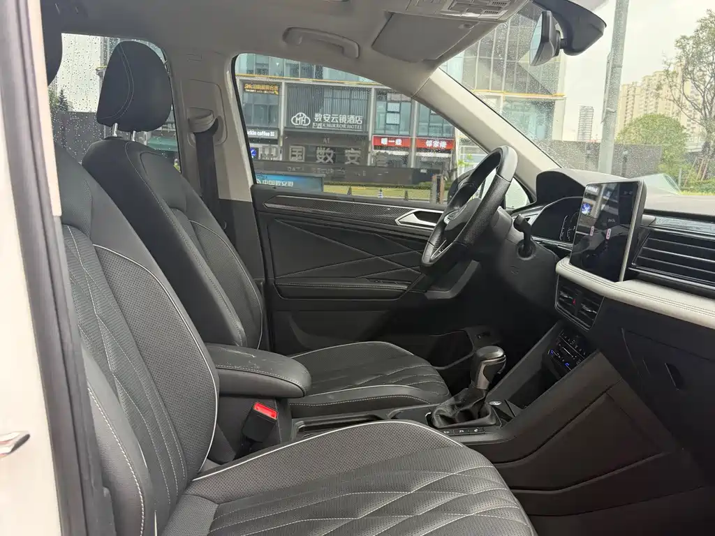 Volkswagen Tiguan L — миниатюра 6