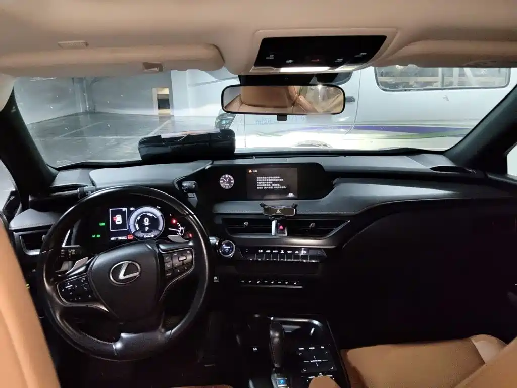 Lexus UX New Energy — миниатюра 13