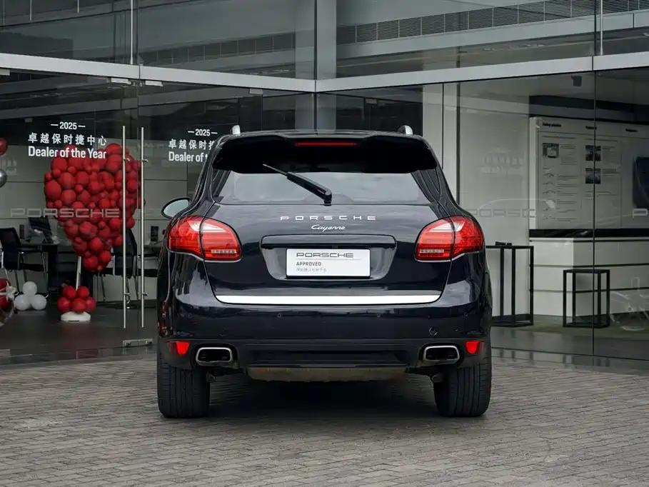 Porsche Cayenne — миниатюра 6
