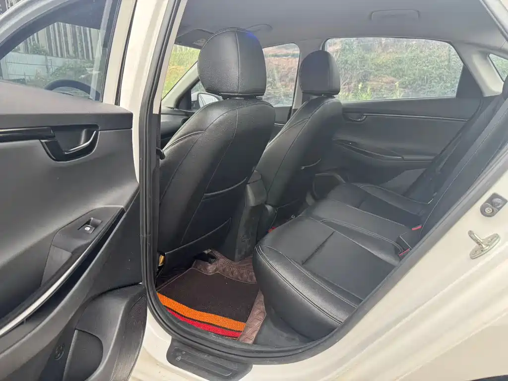 Hyundai Elantra — миниатюра 4