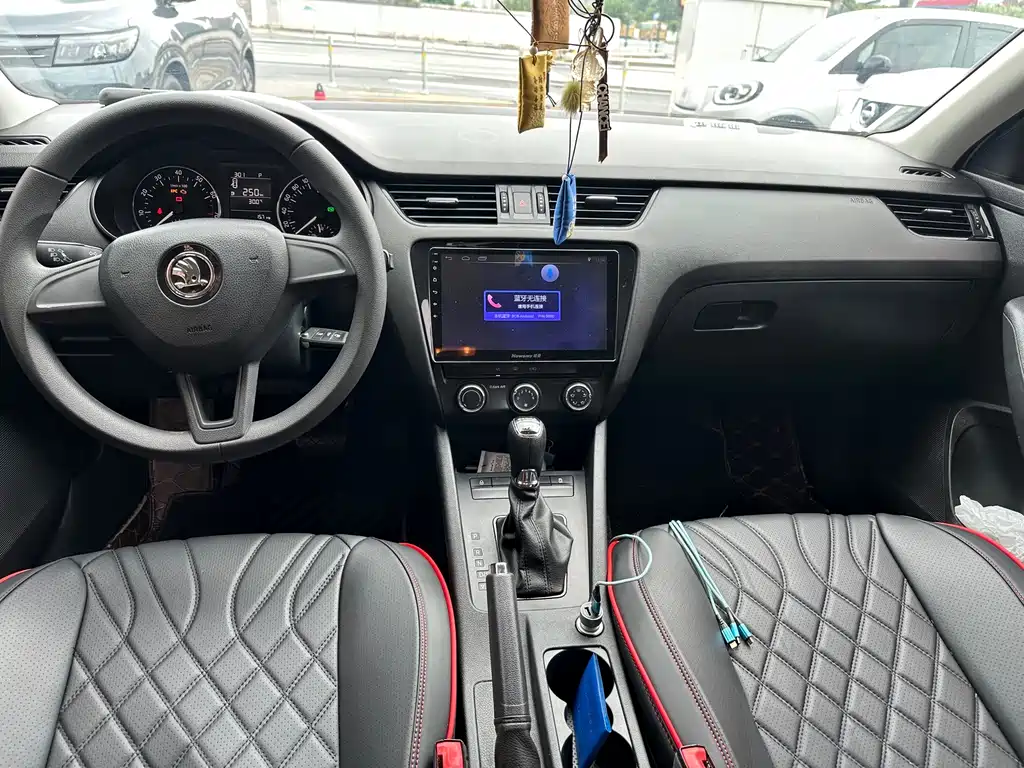 Skoda Octavia — миниатюра 10