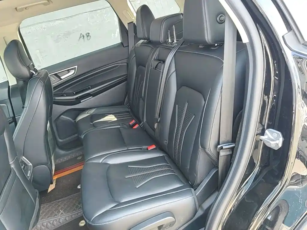 Ford Edge — миниатюра 17