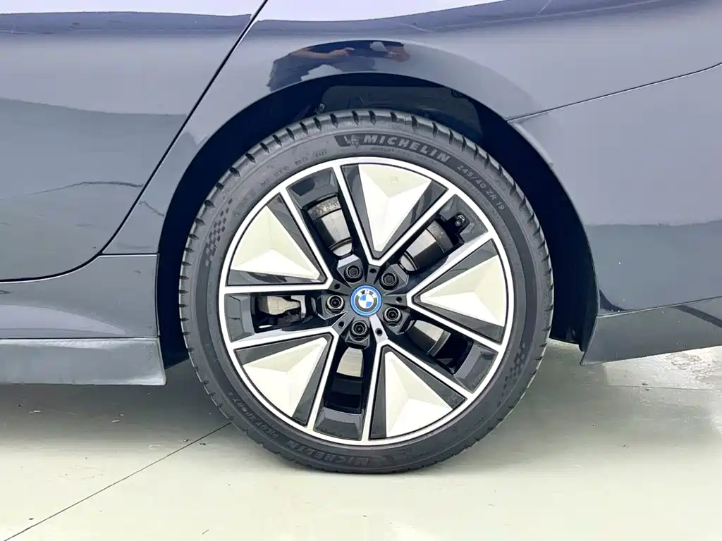 BMW i3 — миниатюра 7