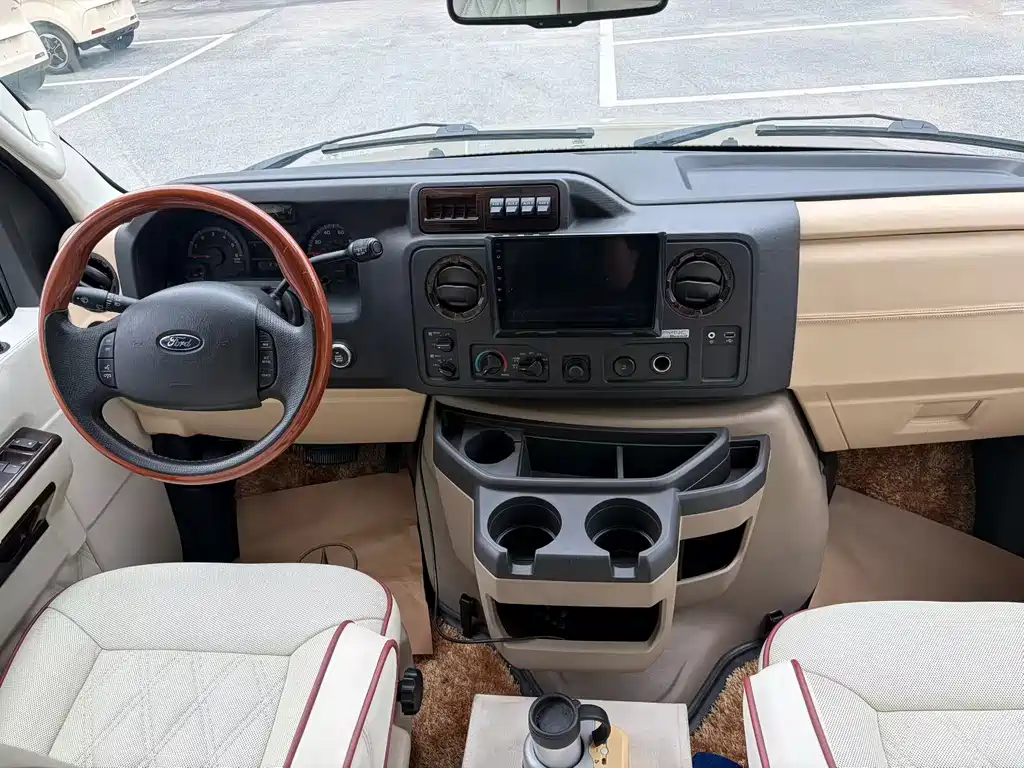 Ford E350 — миниатюра 9