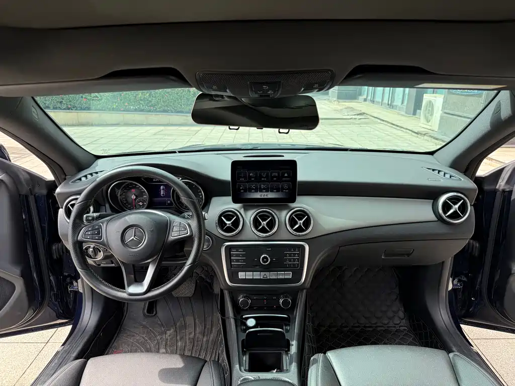 Mercedes-Benz CLA 2018 CLA 200