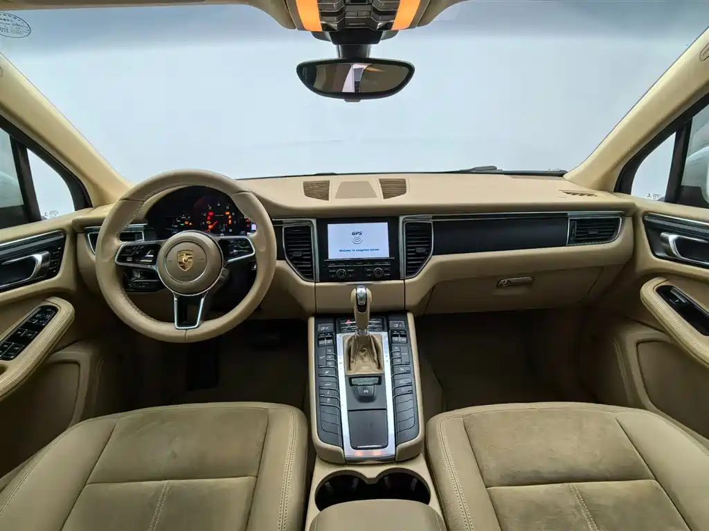 Porsche Macan — миниатюра 11