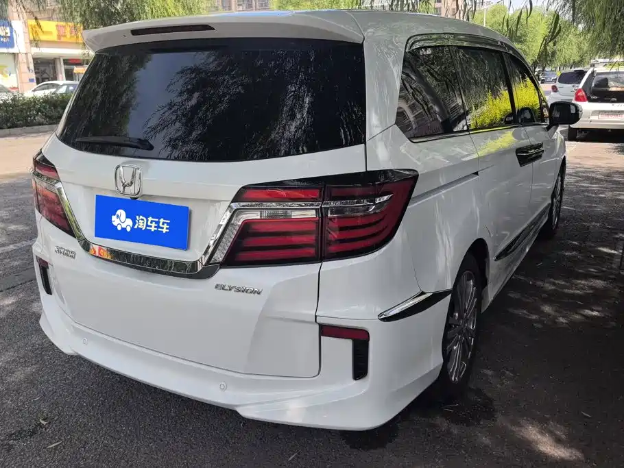 Honda Elysion 2016 2.4L Luxury
