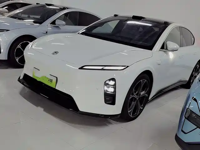 NIO ET5