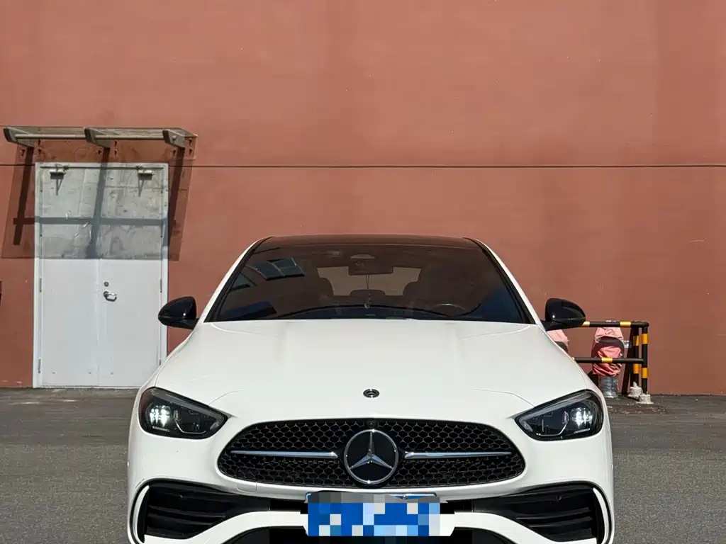 Mercedes-Benz C-Class — миниатюра 2