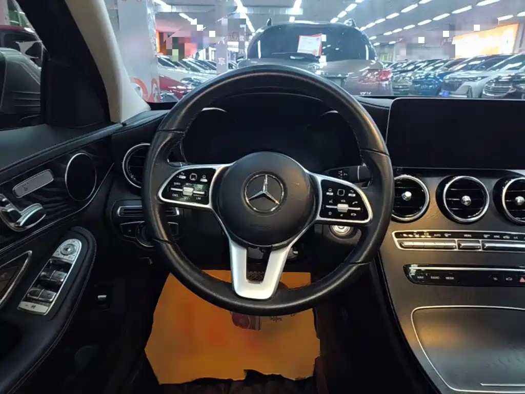 Mercedes-Benz C-Class — миниатюра 11