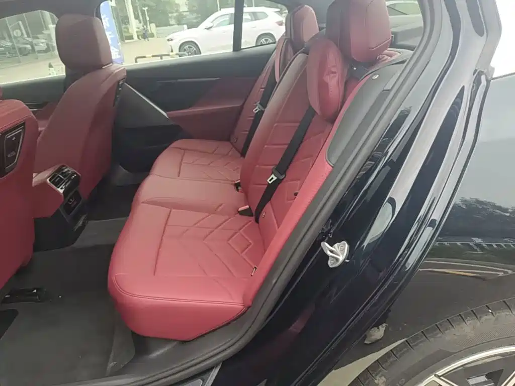 BMW i5 — миниатюра 17