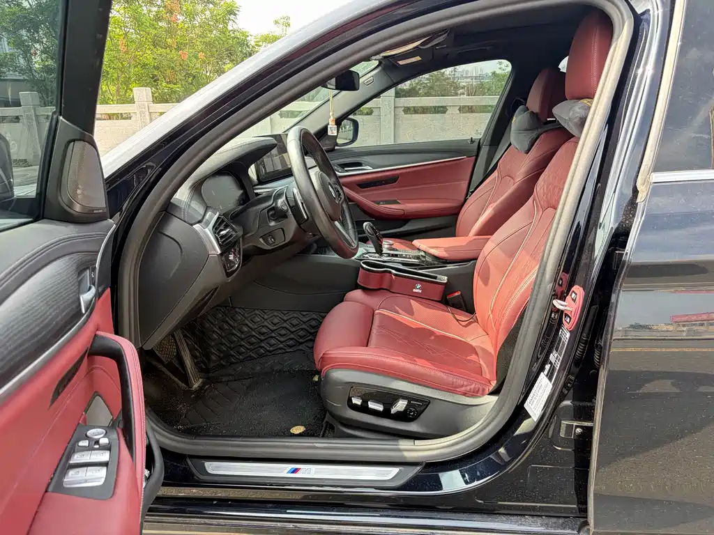 BMW 5 Series — миниатюра 4