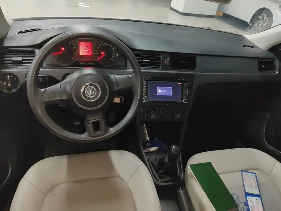 Volkswagen Santana — миниатюра 12