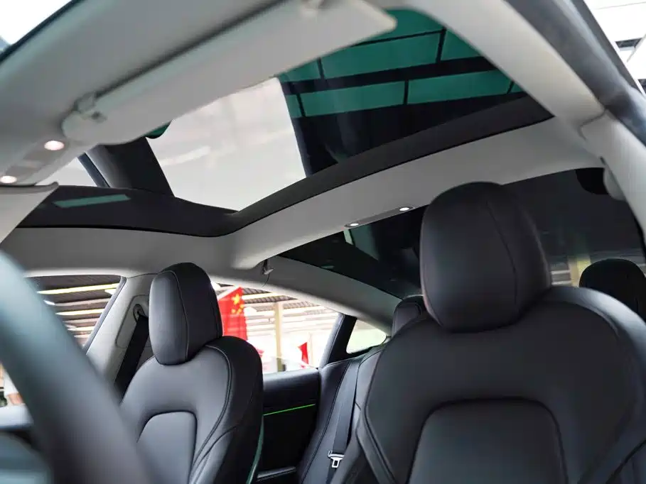 Tesla Model 3 — миниатюра 11
