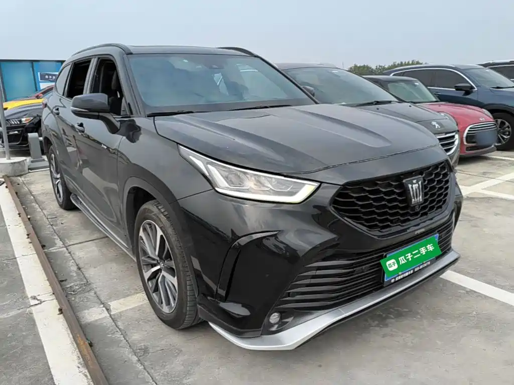 Toyota Crown Kluger — миниатюра 4