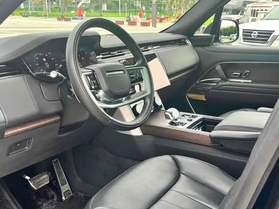 Land Rover Range Rover 2023 3.0 L6 400PS Long Wheelbase