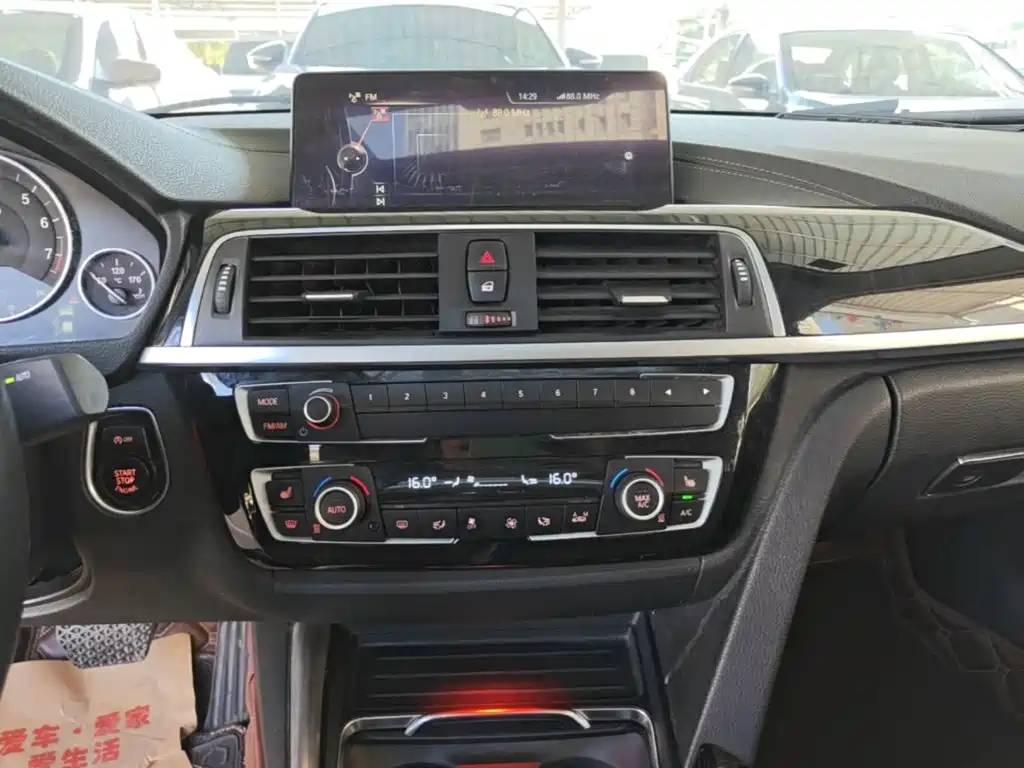BMW 3 Series — миниатюра 13