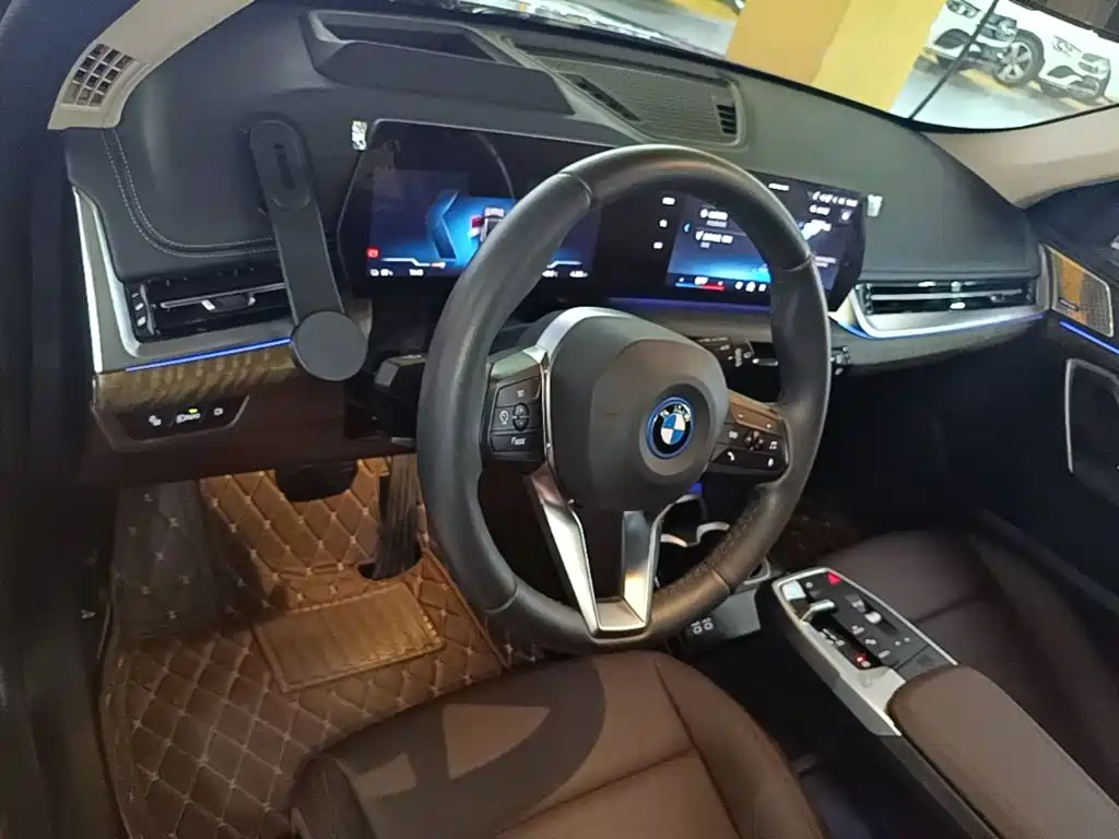 BMW iX1 — миниатюра 10