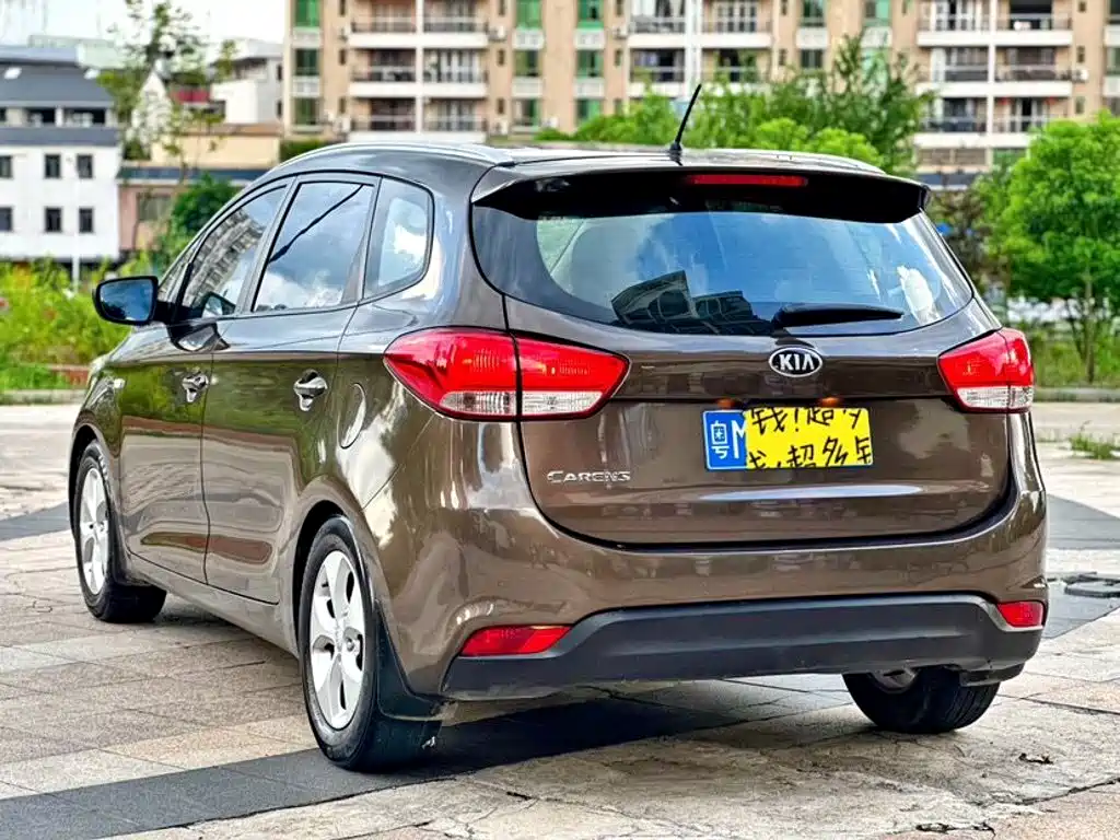 Kia Carens — миниатюра 4