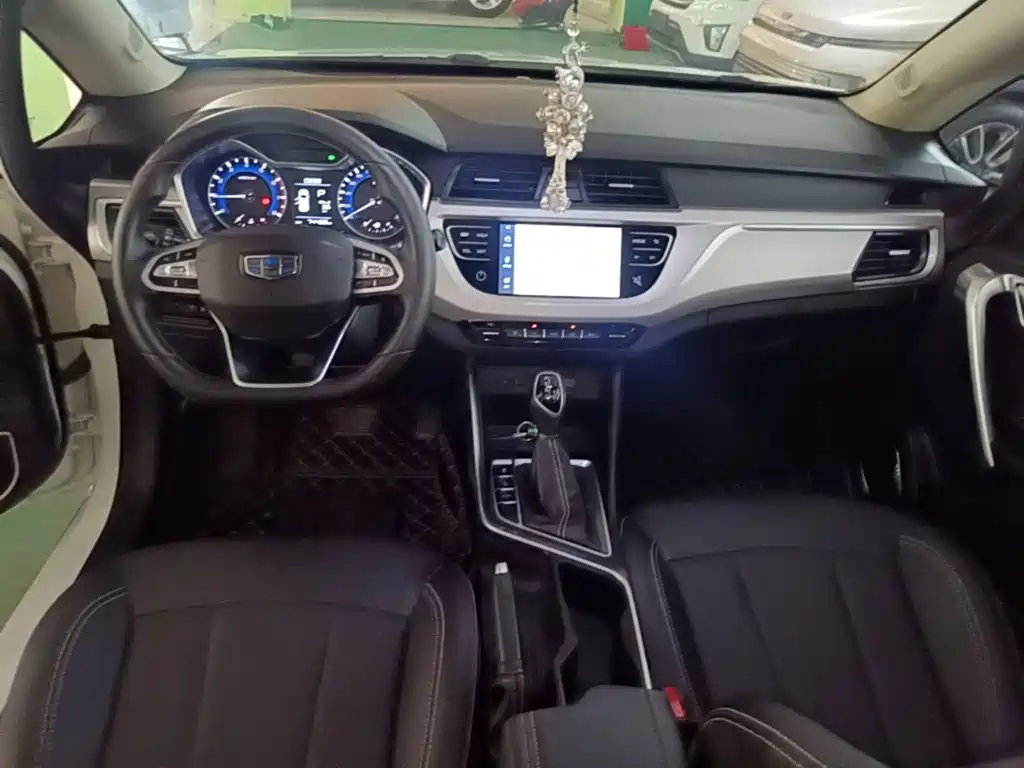 Geely Vision X3 — миниатюра 10