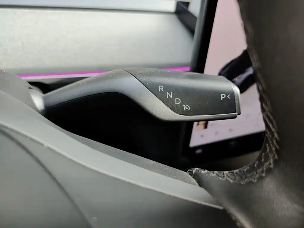 Tesla Model Y — миниатюра 14