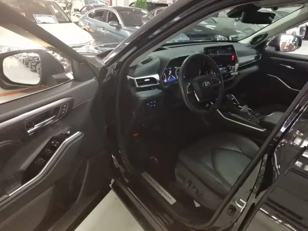 Toyota Highlander — миниатюра 16