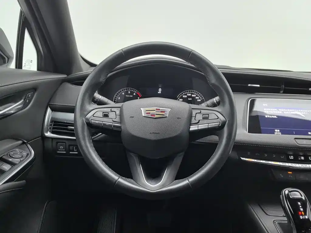 Cadillac XT4 — миниатюра 11