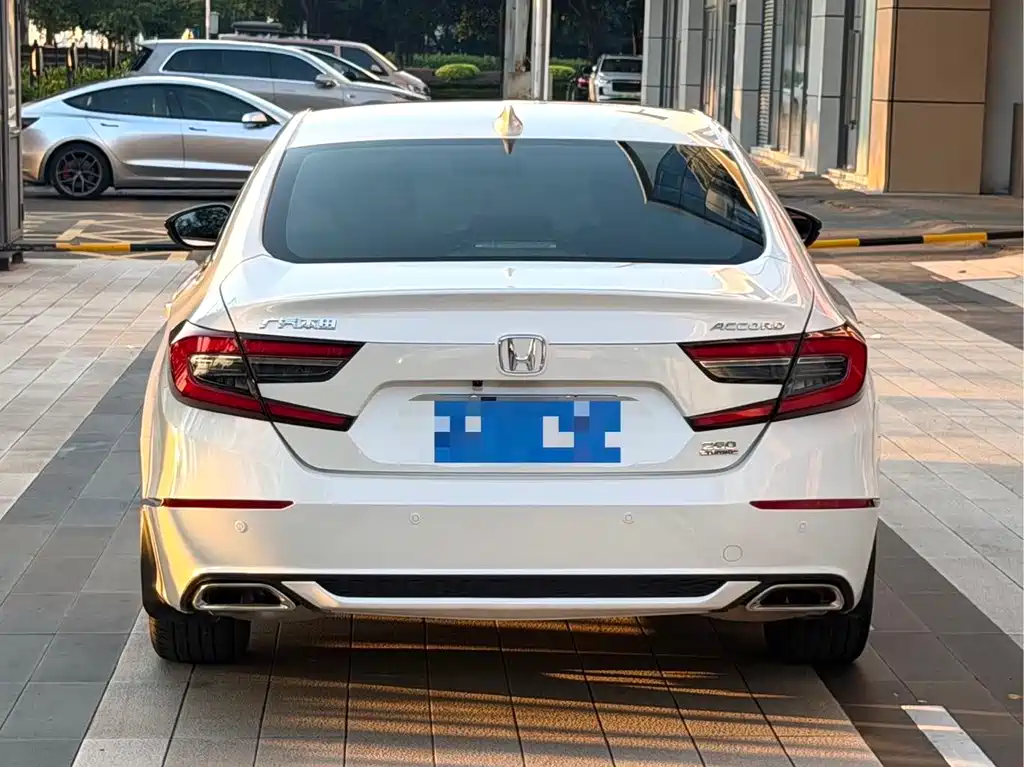 Honda Accord — миниатюра 8