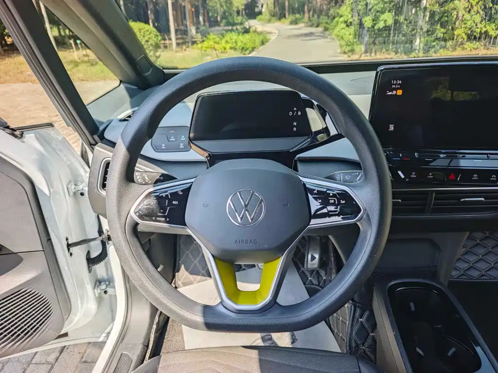 Volkswagen ID.3 — миниатюра 12