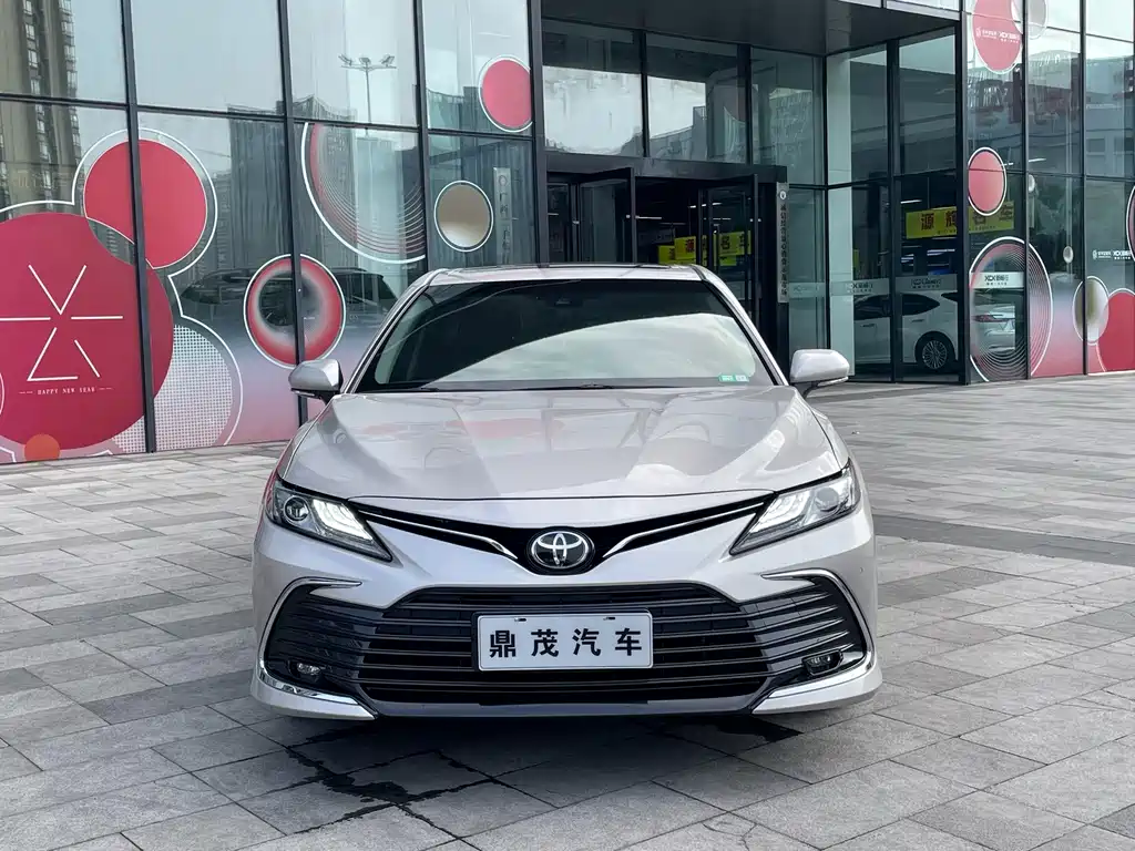 Toyota Camry — миниатюра 2