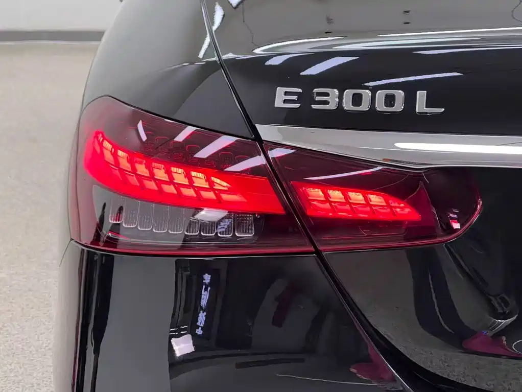 Mercedes-Benz E-Class — миниатюра 10