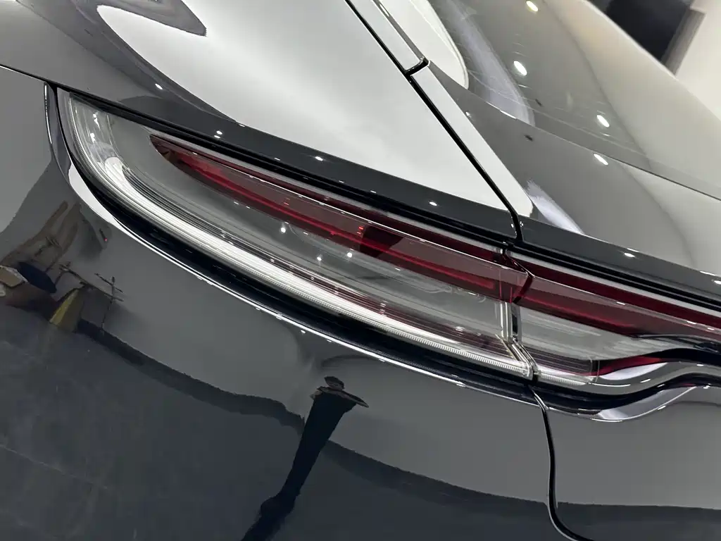 Porsche Panamera — миниатюра 18