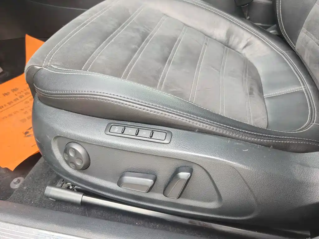 Volkswagen CC — миниатюра 10