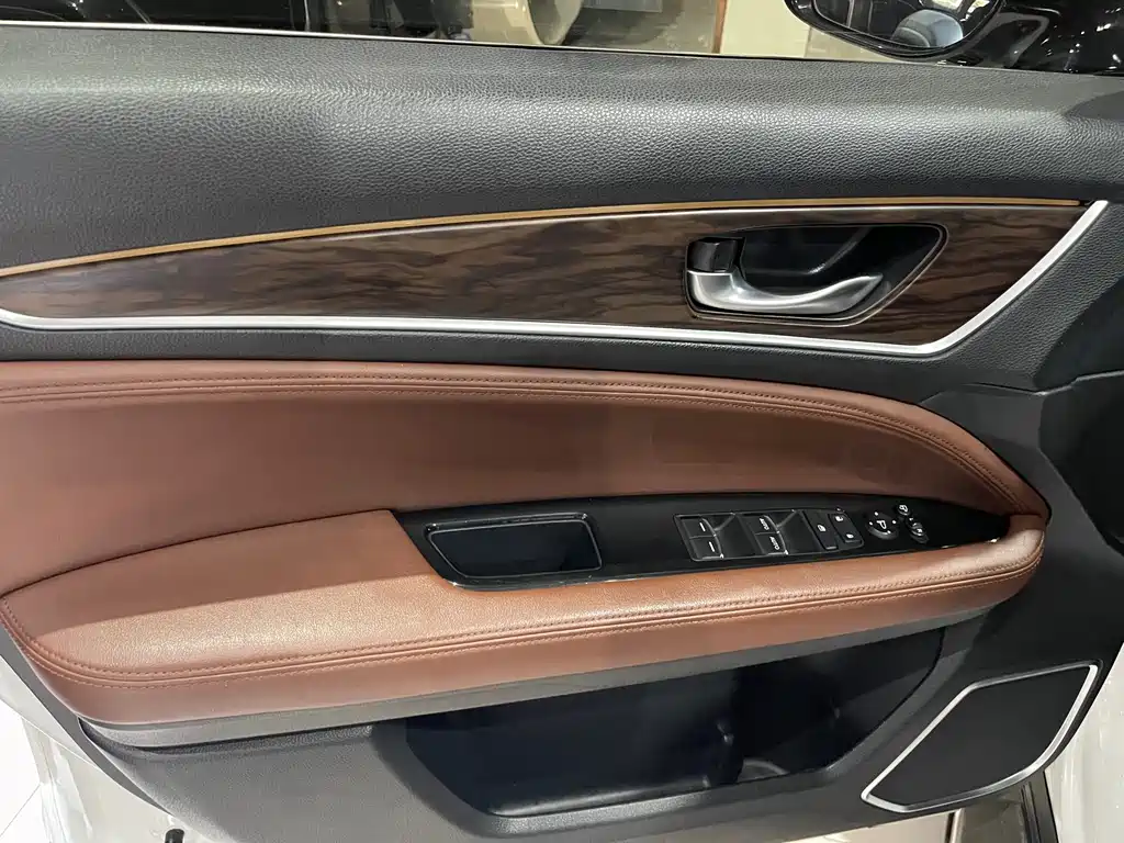 Honda UR-V — миниатюра 10