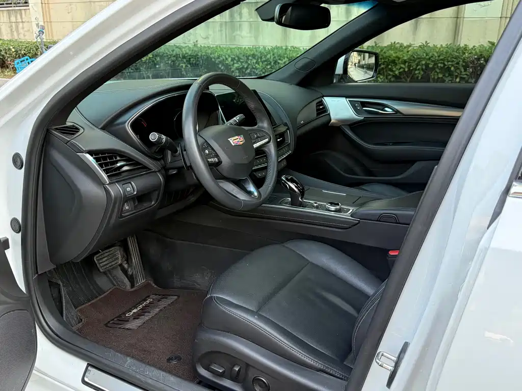 Cadillac CT5 — миниатюра 5