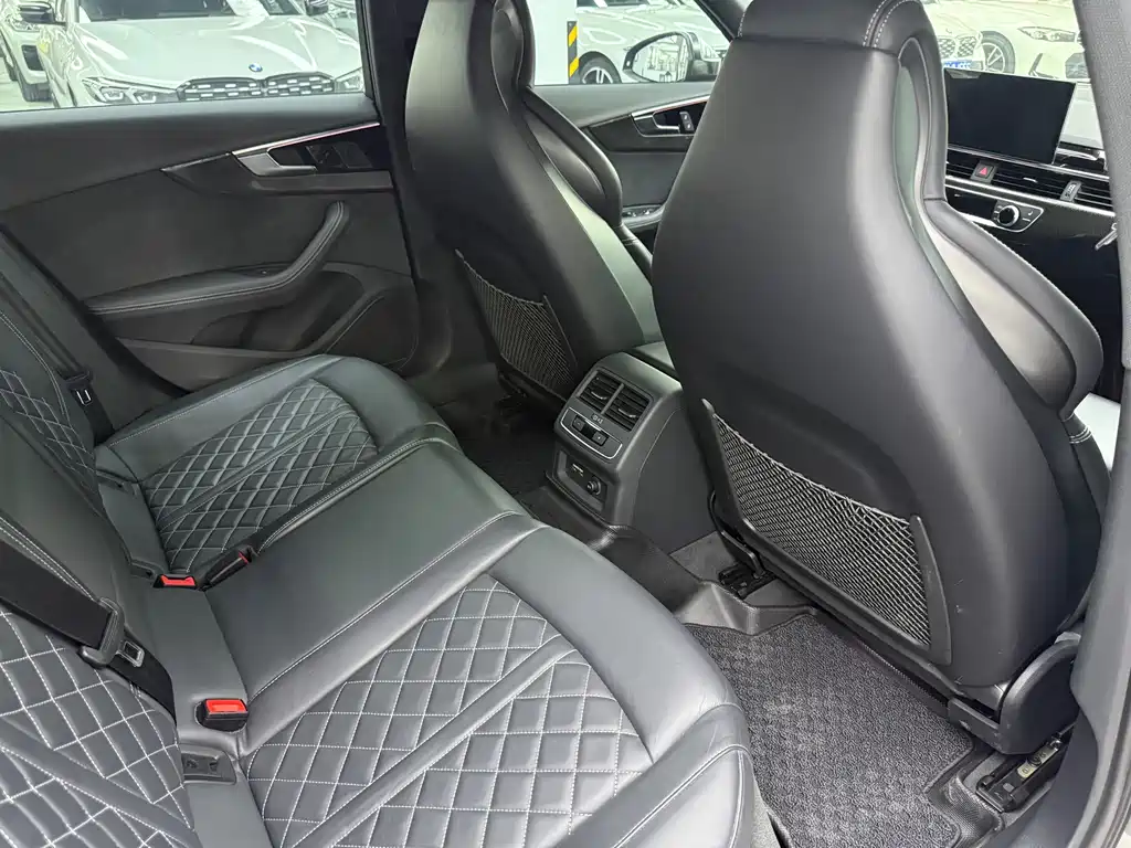 Audi S4 — миниатюра 12