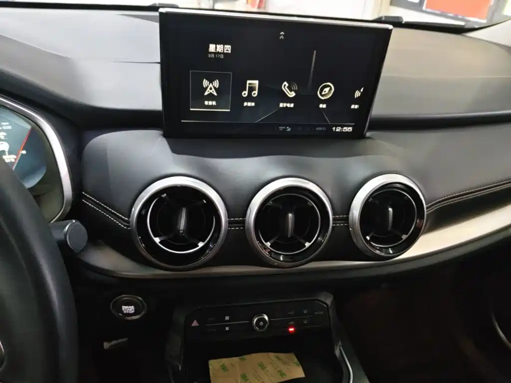 Wey Wey VV6 — миниатюра 13