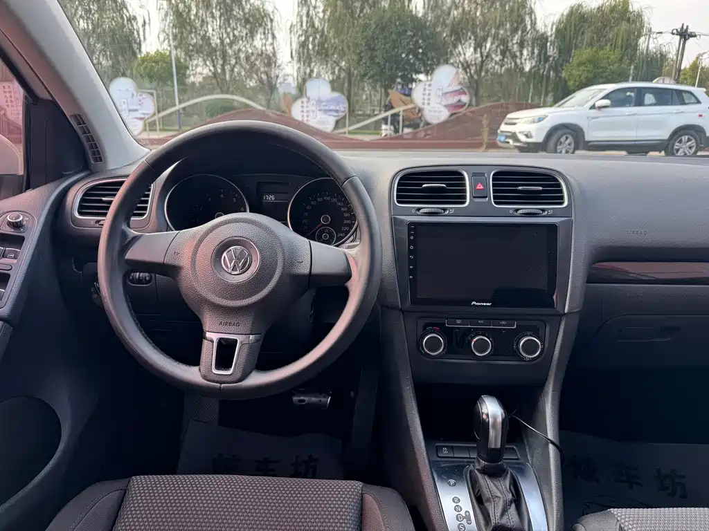 Volkswagen Golf — миниатюра 16