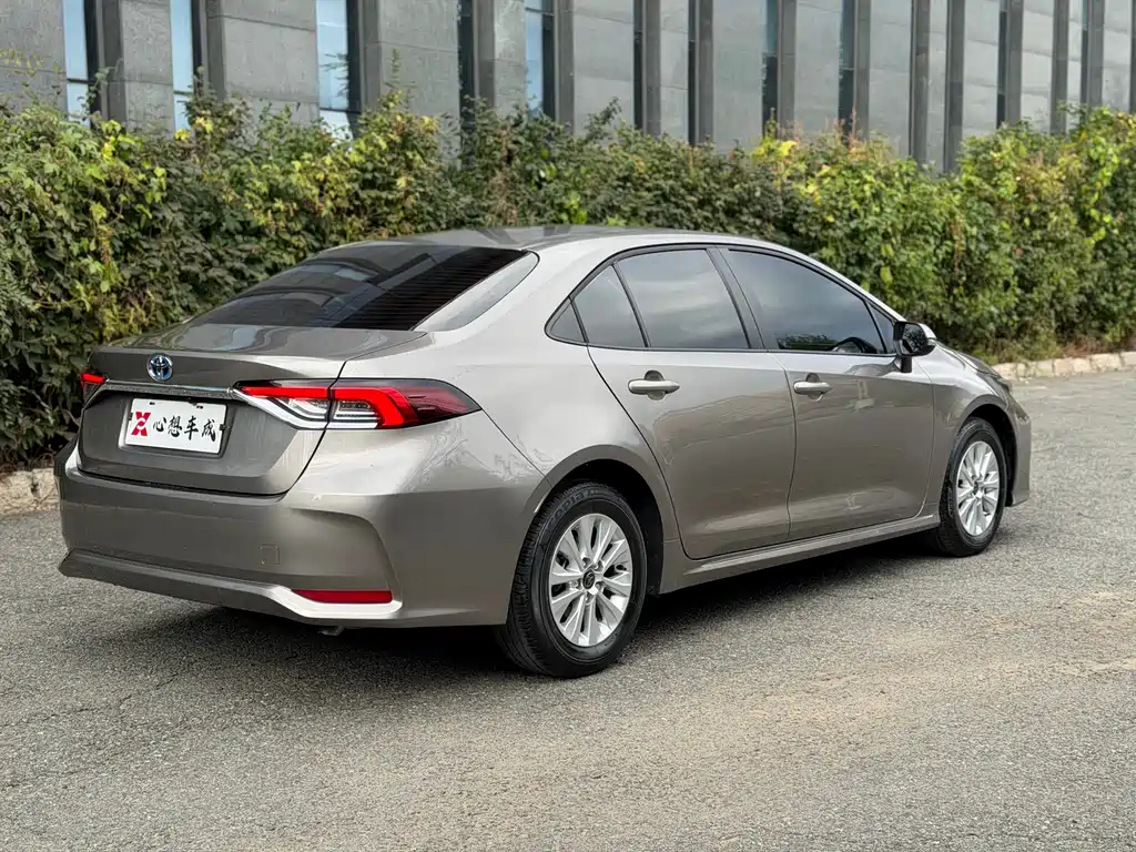 Toyota Corolla — миниатюра 6