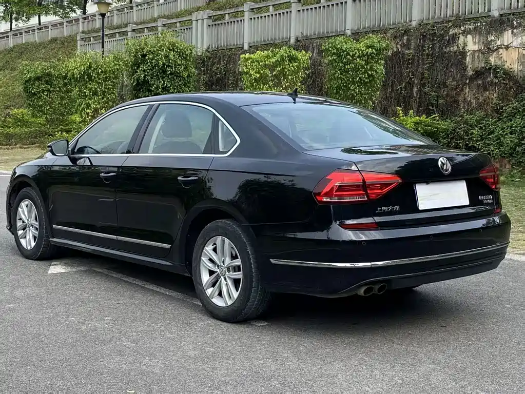 Volkswagen Passat — миниатюра 7