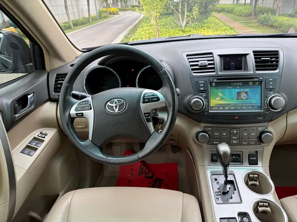 Toyota Highlander — миниатюра 10