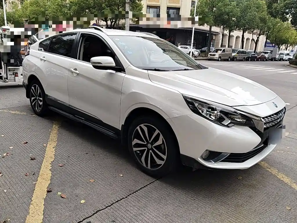 Venucia T90 — миниатюра 4