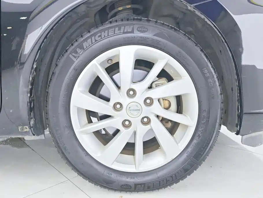 Nissan Tiida — миниатюра 6